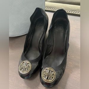 Tory Burch Black Wedge Heels very comfortable. In good condition.